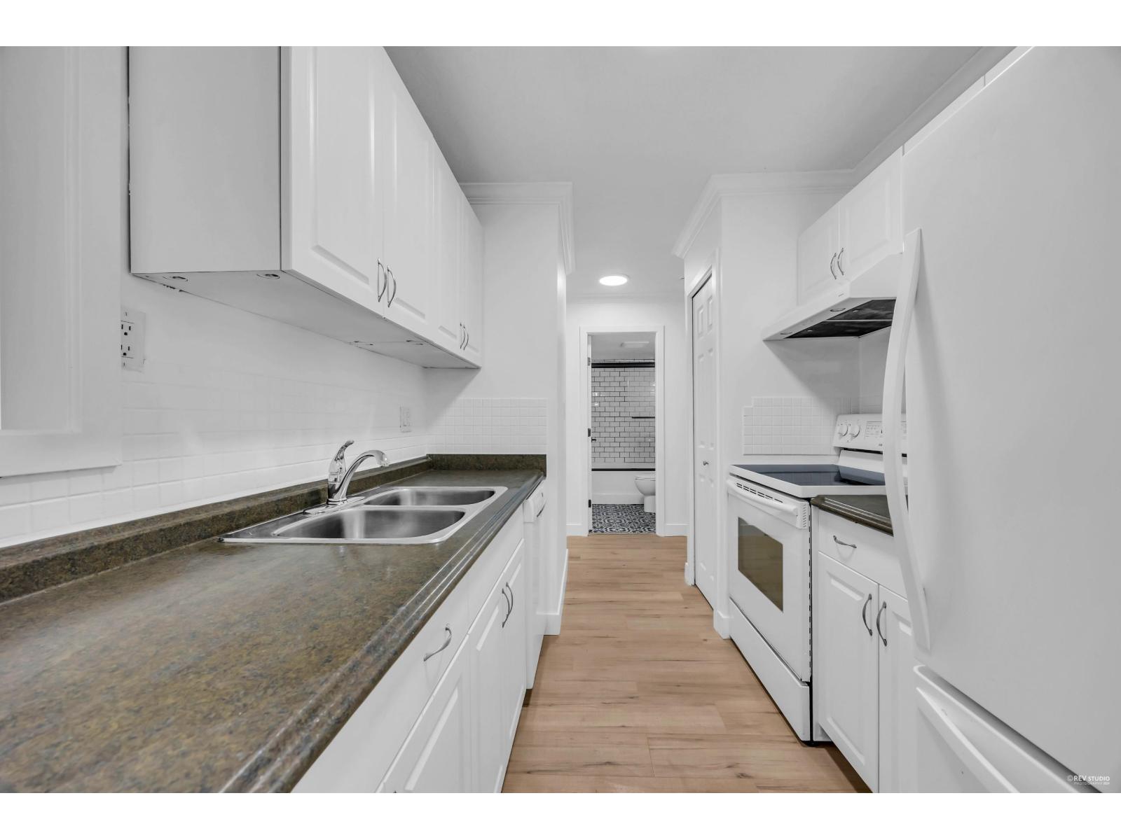 104 33598 George Ferguson Way, Abbotsford, British Columbia  V2S 2L8 - Photo 9 - R3058957