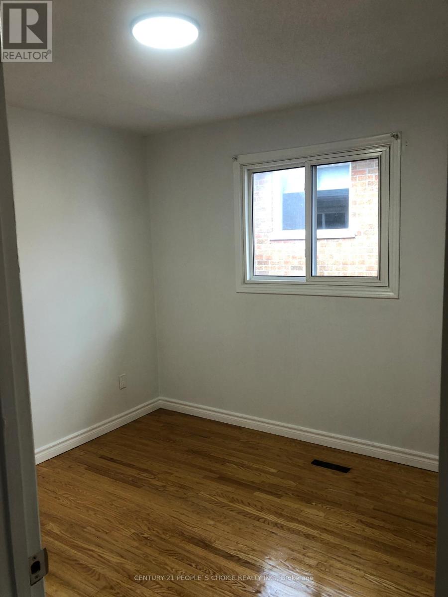 Main Level - 11 Cabernet Circle, Toronto, Ontario  M9V 5A3 - Photo 10 - W12476753