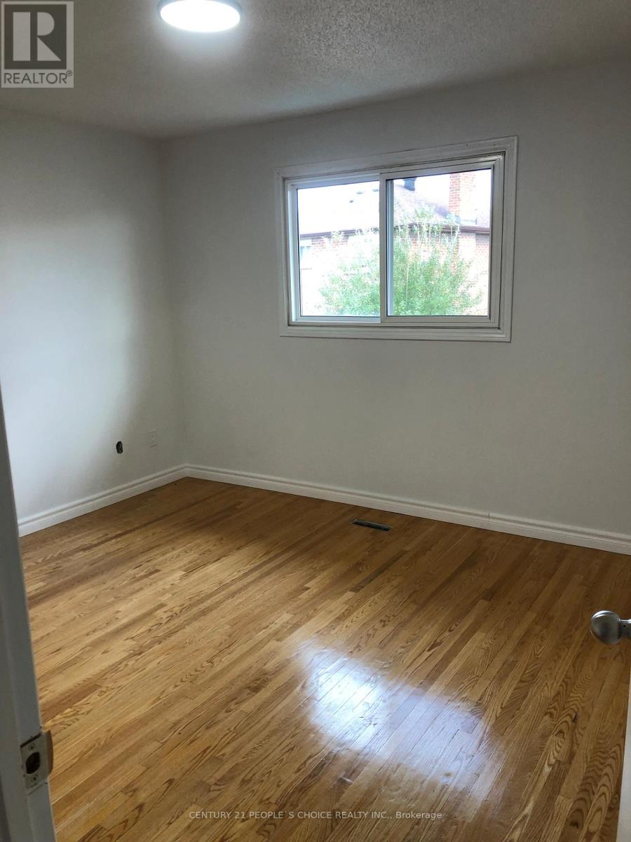 Main Level - 11 Cabernet Circle, Toronto, Ontario  M9V 5A3 - Photo 11 - W12476753