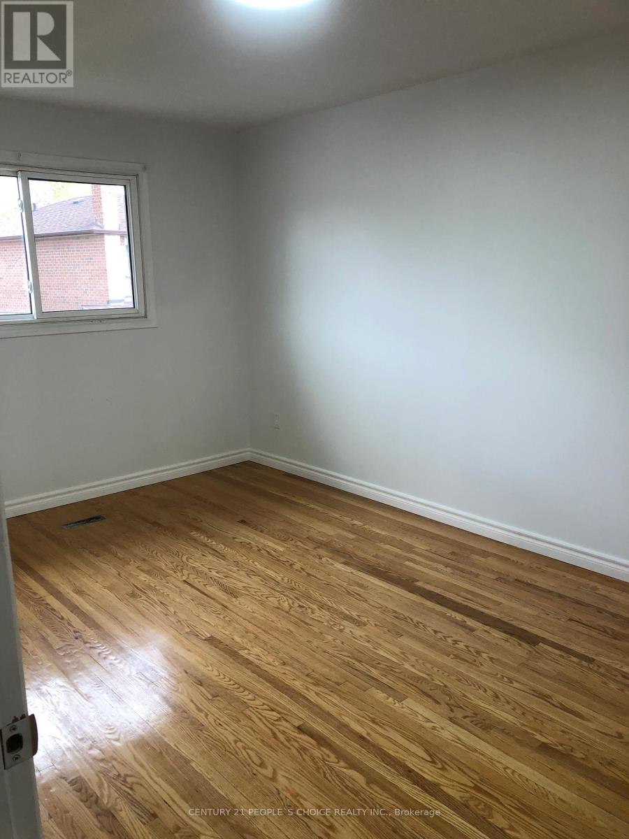 Main Level - 11 Cabernet Circle, Toronto, Ontario  M9V 5A3 - Photo 12 - W12476753