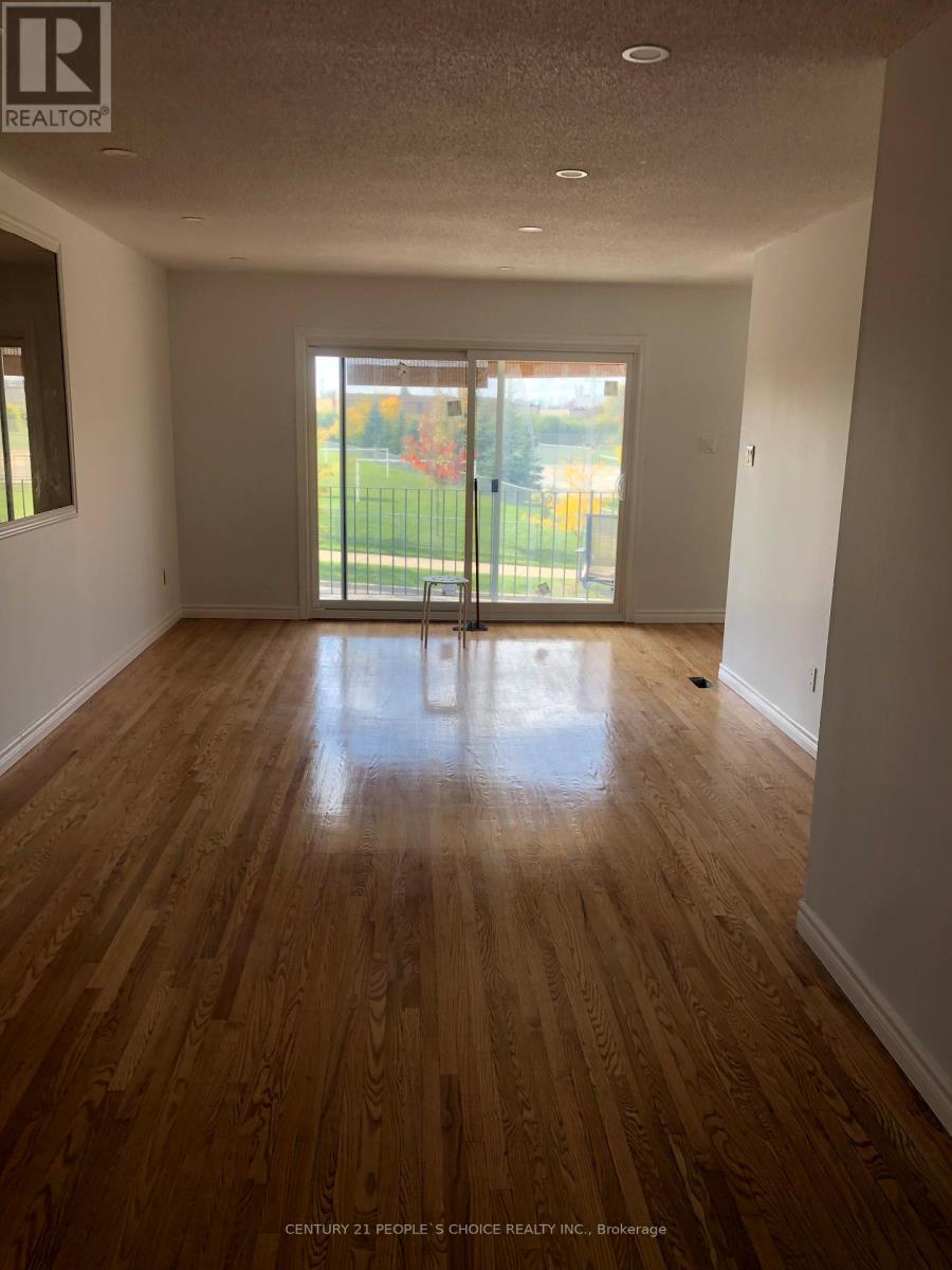 Main Level - 11 Cabernet Circle, Toronto, Ontario  M9V 5A3 - Photo 13 - W12476753
