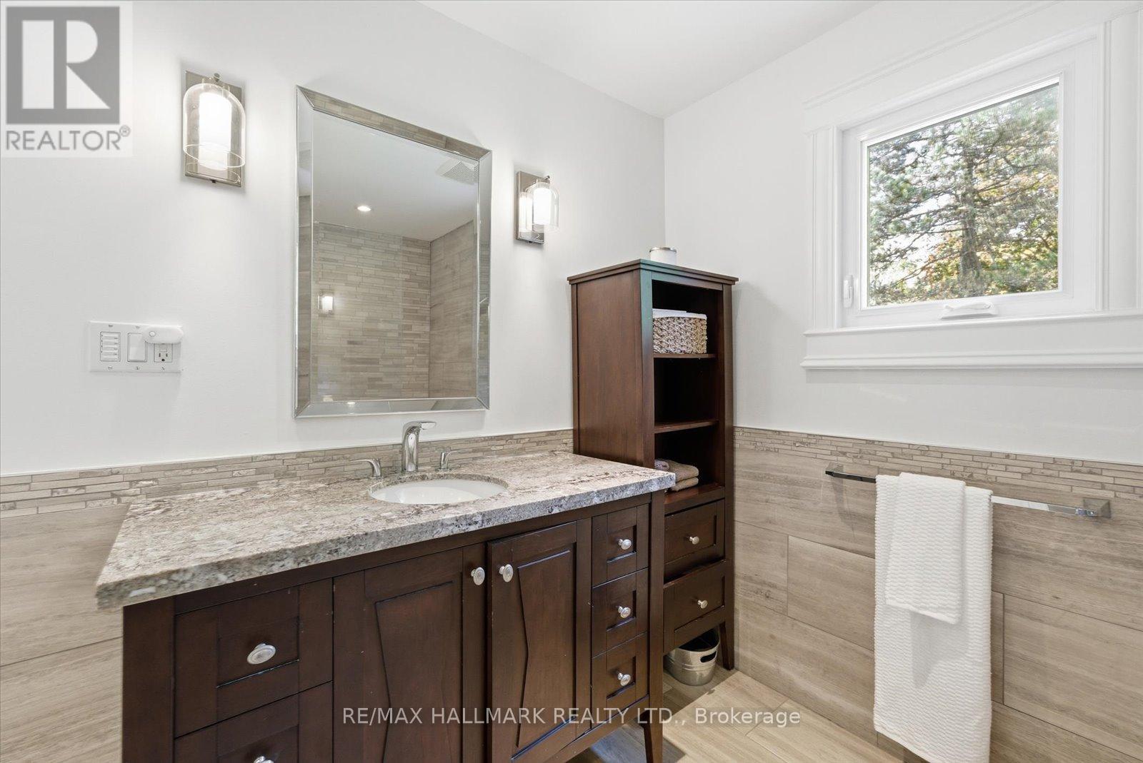 12 Glenn Court, Caledon, Ontario  L7K 0P2 - Photo 18 - W12476774
