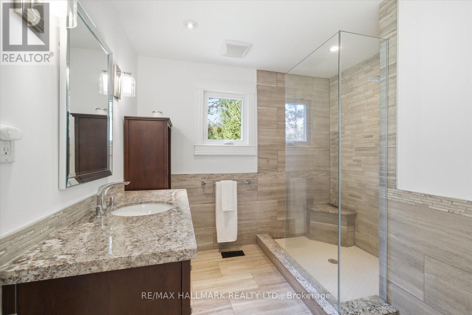 12 Glenn Court, Caledon, Ontario  L7K 0P2 - Photo 19 - W12476774
