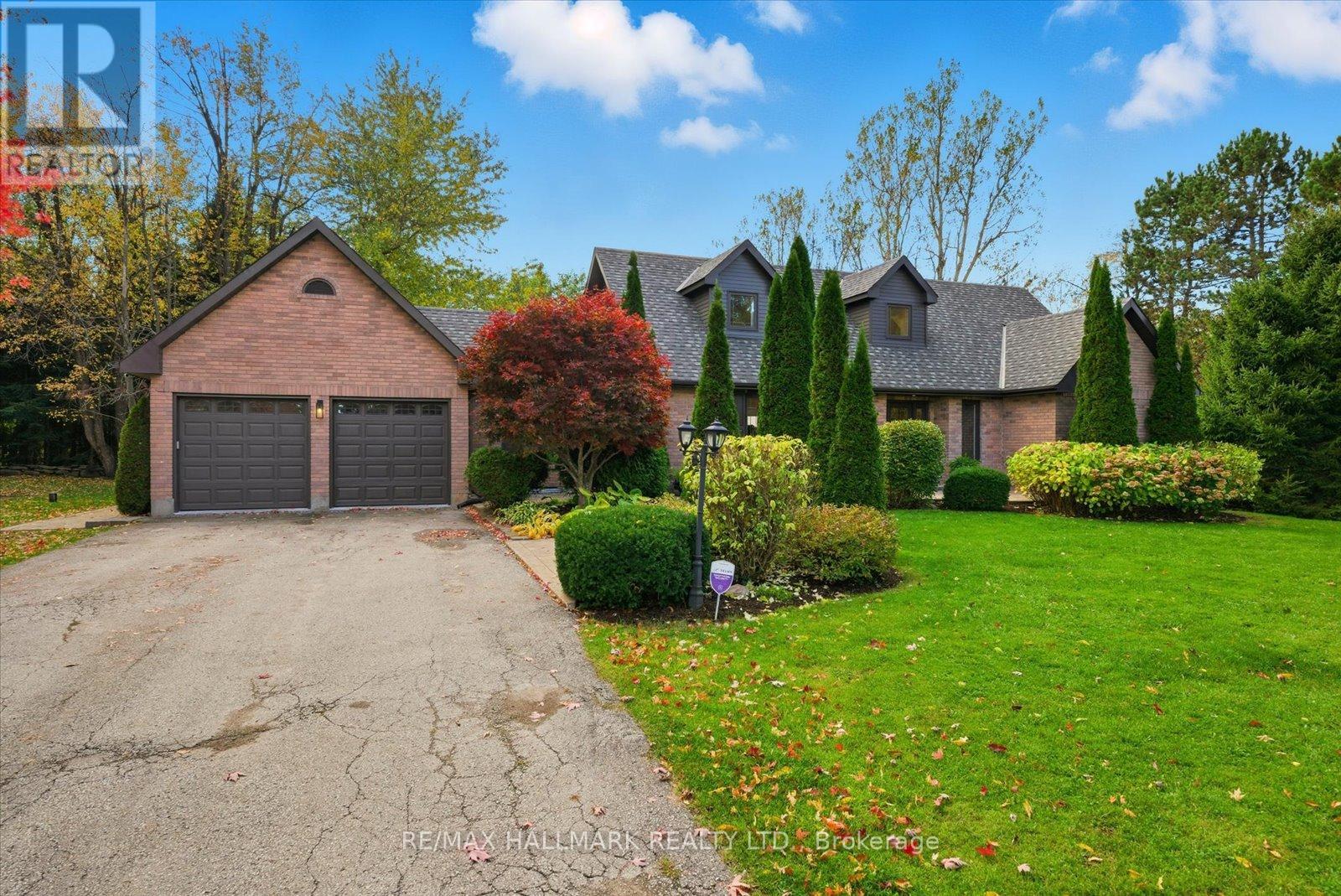 12 Glenn Court, Caledon, Ontario  L7K 0P2 - Photo 2 - W12476774