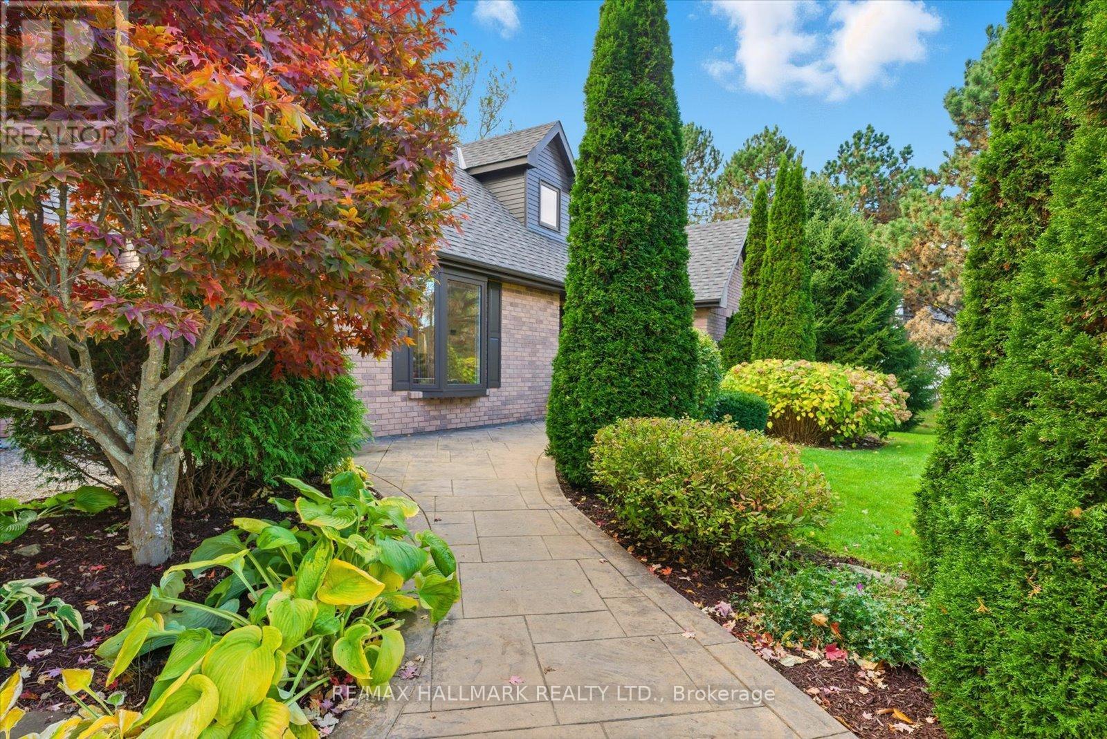 12 Glenn Court, Caledon, Ontario  L7K 0P2 - Photo 5 - W12476774