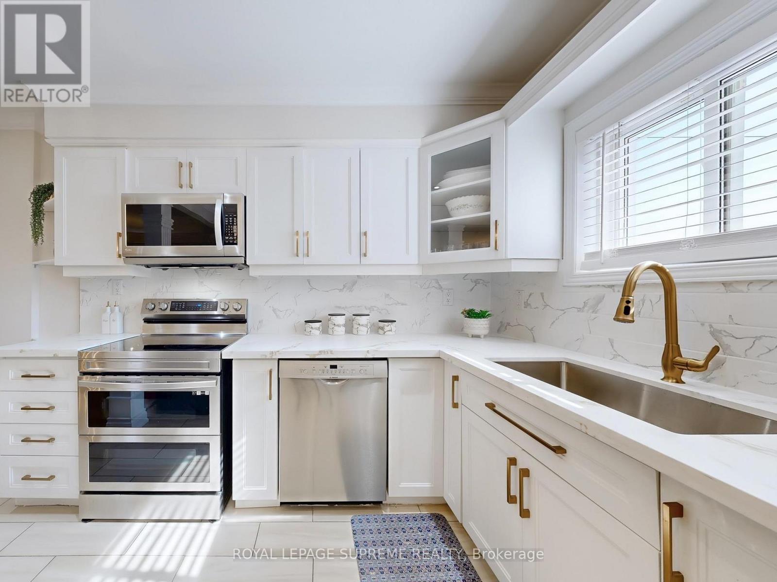 310 Nairn Avenue, Toronto, Ontario  M6E 4H8 - Photo 10 - W12476805