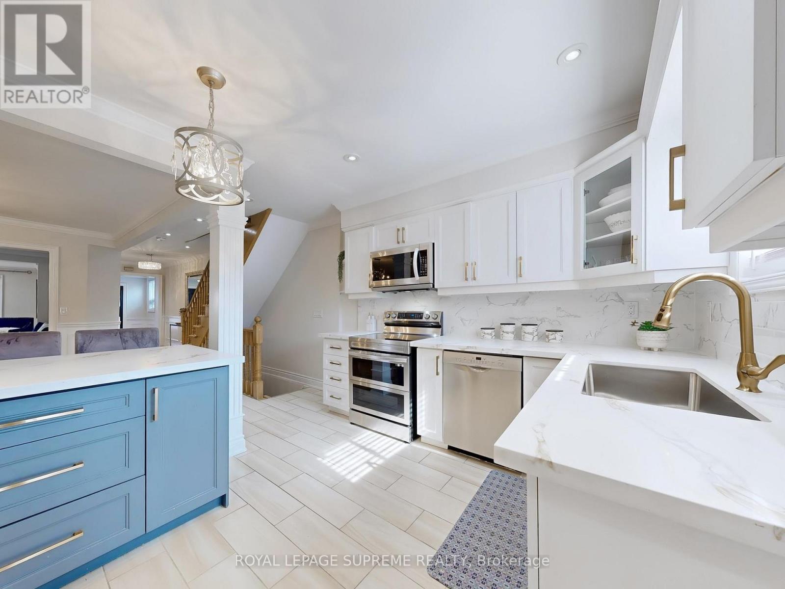 310 Nairn Avenue, Toronto, Ontario  M6E 4H8 - Photo 11 - W12476805