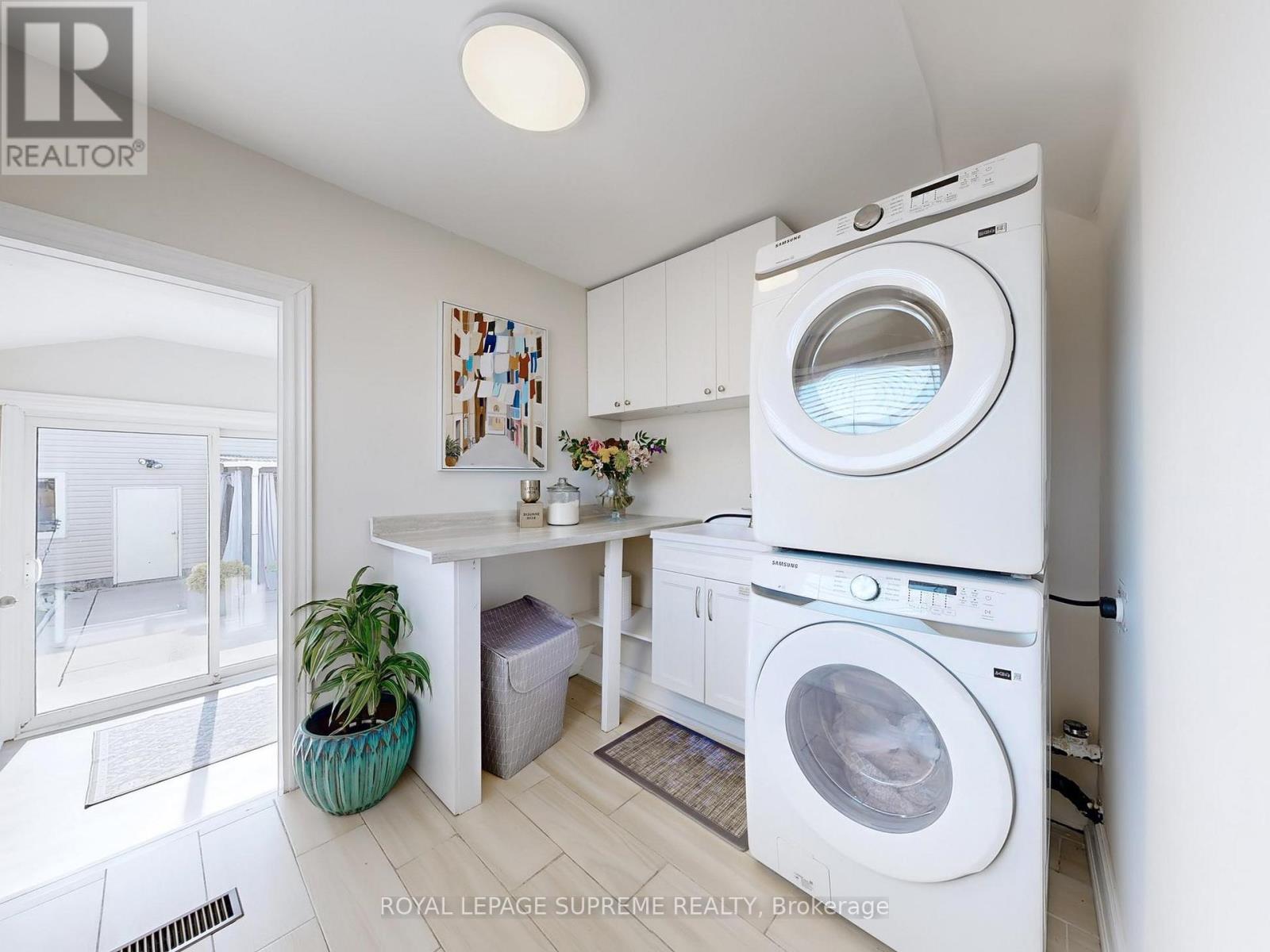 310 Nairn Avenue, Toronto, Ontario  M6E 4H8 - Photo 17 - W12476805