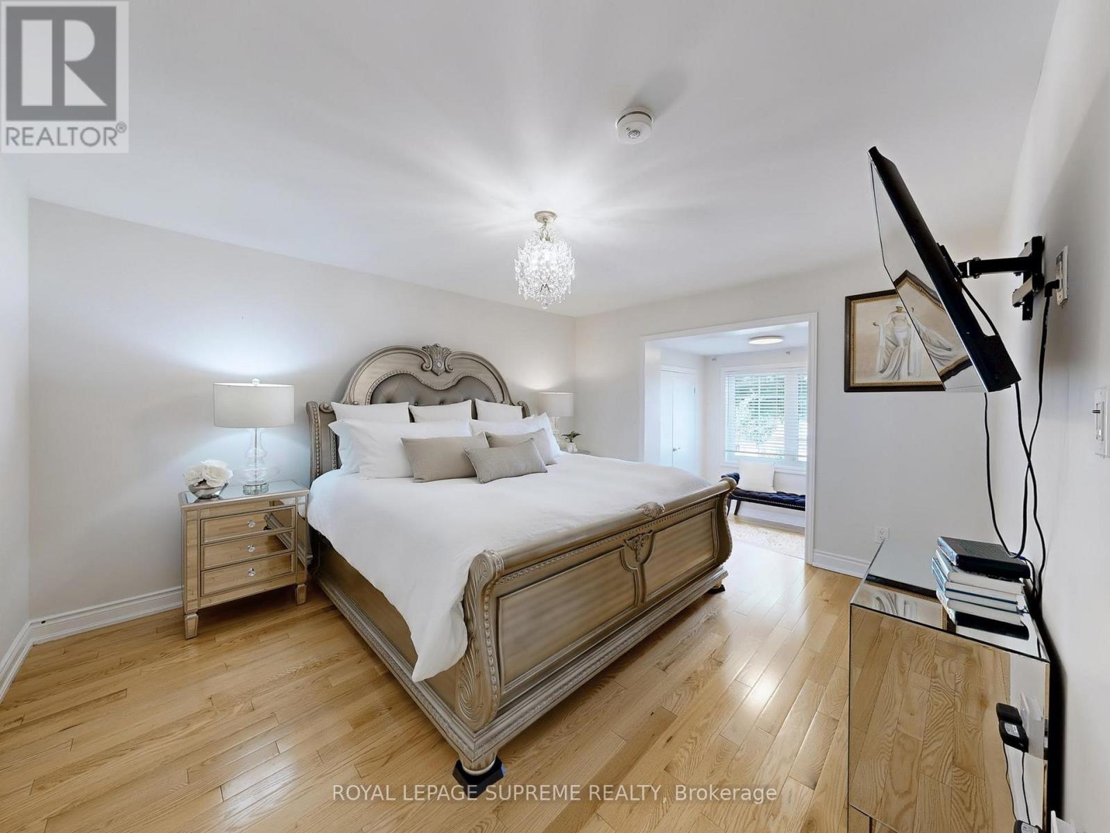 310 Nairn Avenue, Toronto, Ontario  M6E 4H8 - Photo 19 - W12476805