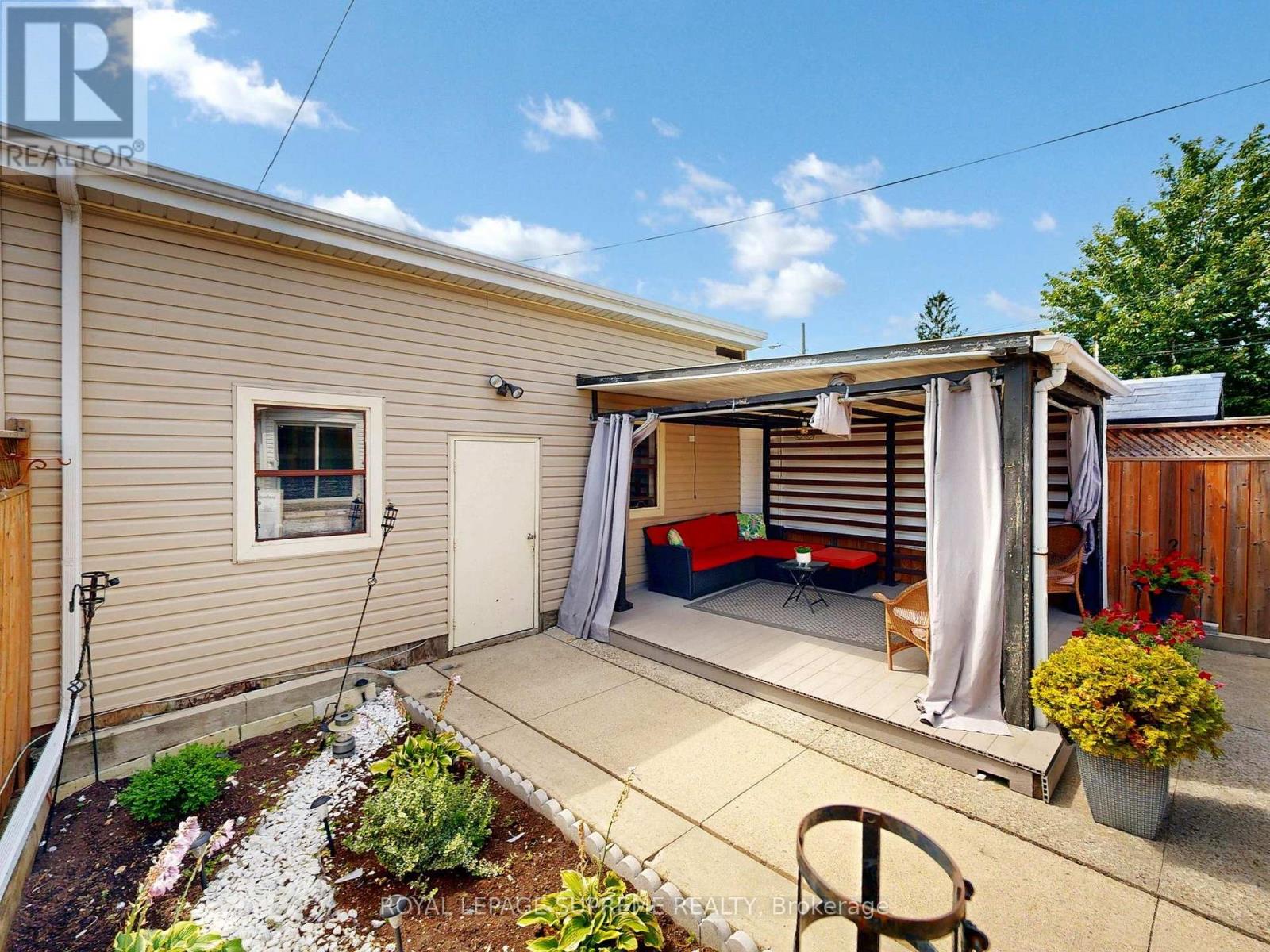 310 Nairn Avenue, Toronto, Ontario  M6E 4H8 - Photo 46 - W12476805