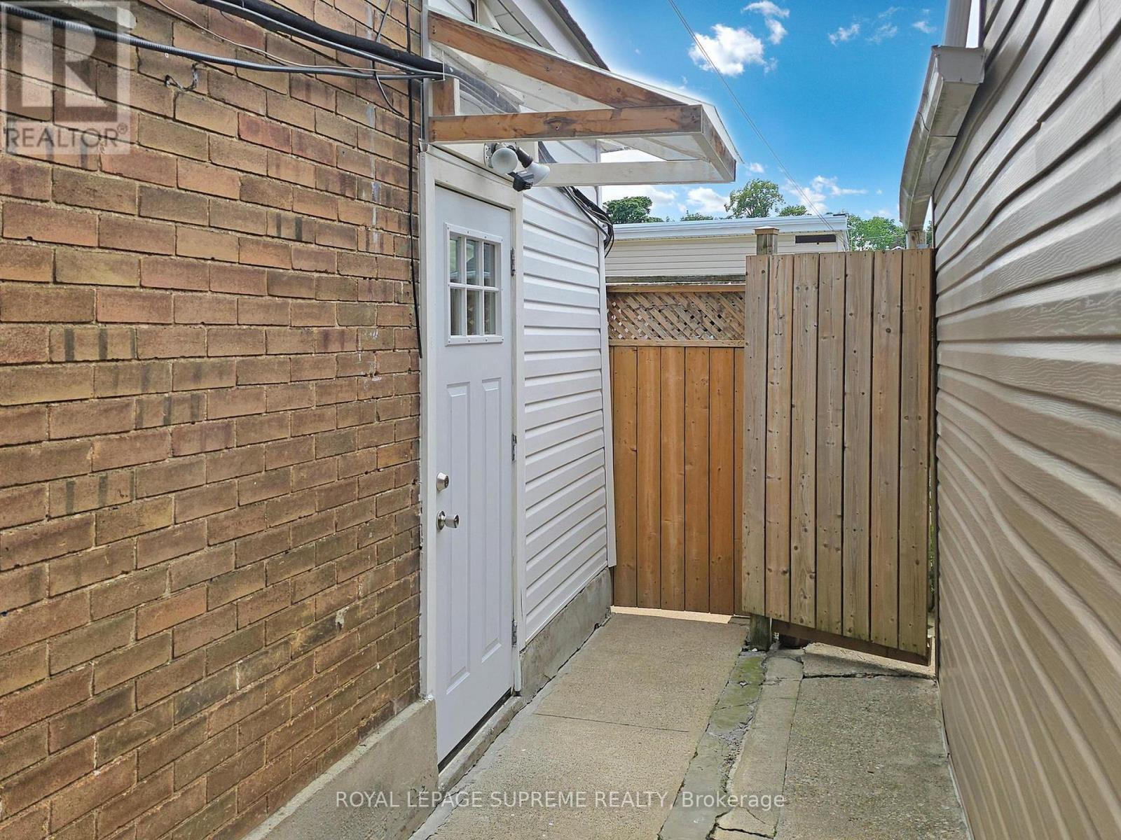 310 Nairn Avenue, Toronto, Ontario  M6E 4H8 - Photo 47 - W12476805