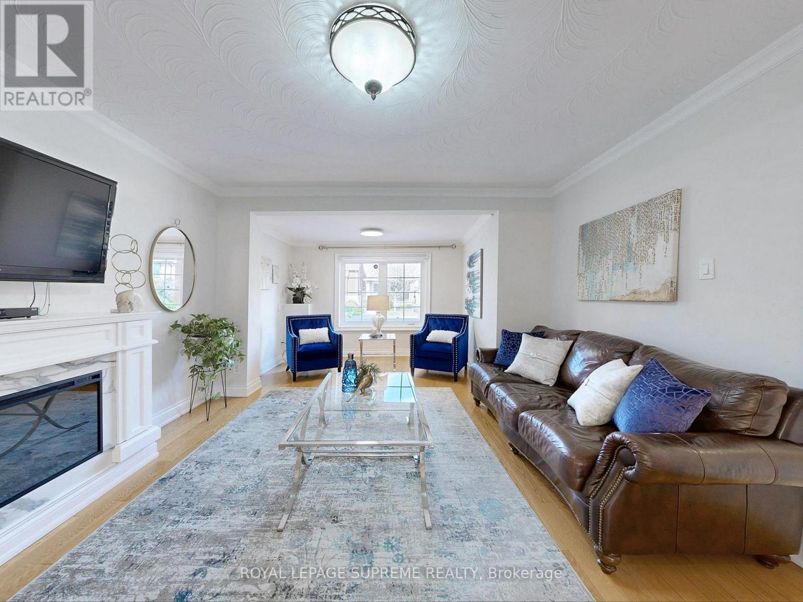 310 Nairn Avenue, Toronto, Ontario  M6E 4H8 - Photo 5 - W12476805
