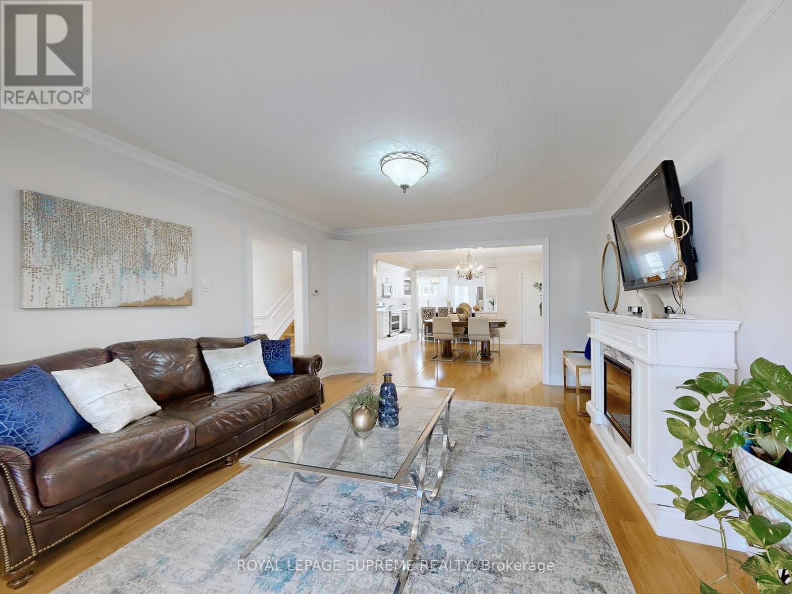 310 Nairn Avenue, Toronto, Ontario  M6E 4H8 - Photo 7 - W12476805