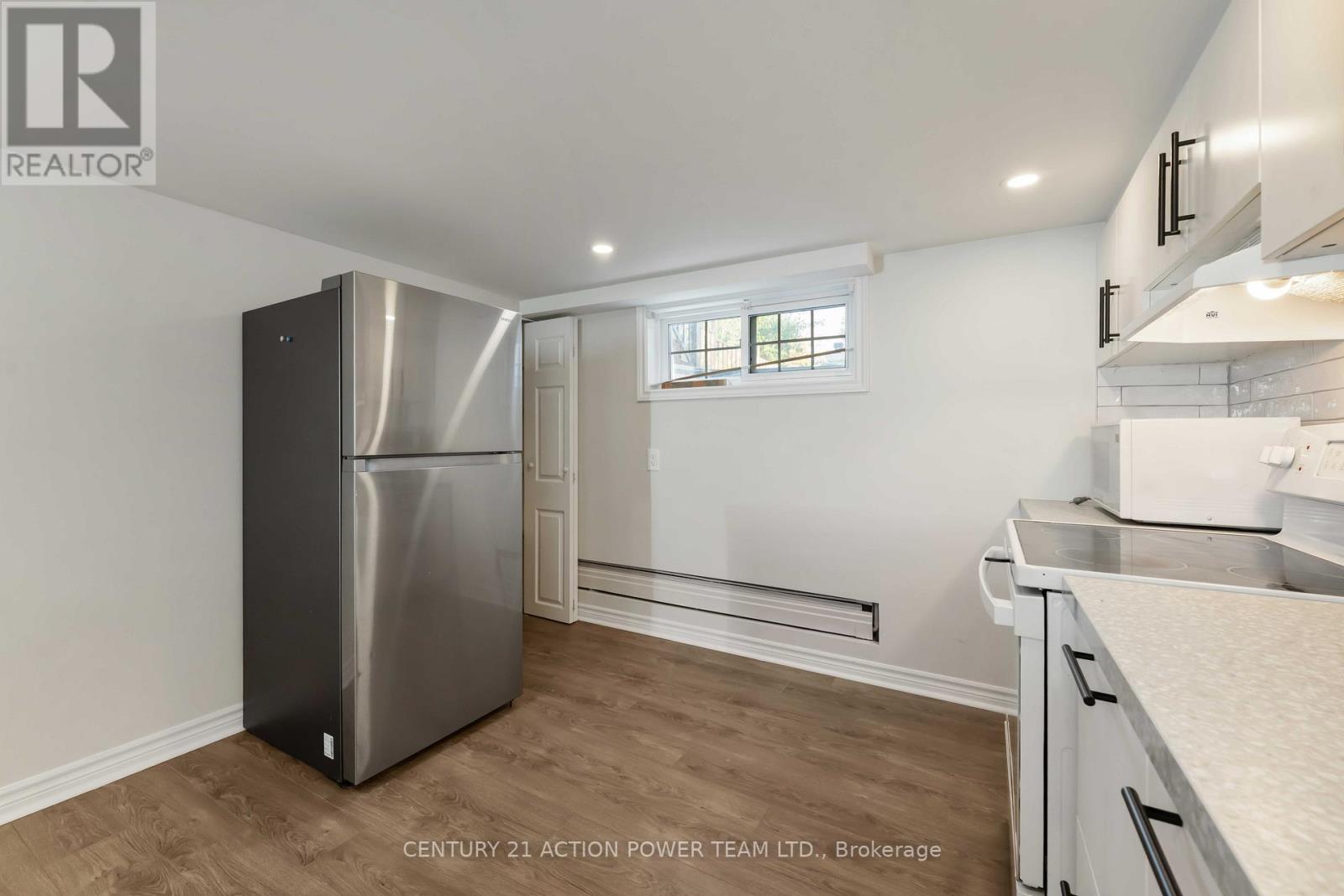 B - 1493 Mariette Street, Ottawa, Ontario  K1E 1L1 - Photo 10 - X12464307