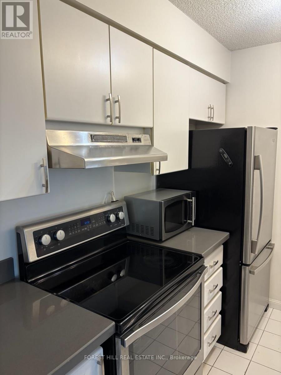 909 - 24 Wellesley Street W, Toronto, Ontario  M4Y 2X6 - Photo 5 - C12476839