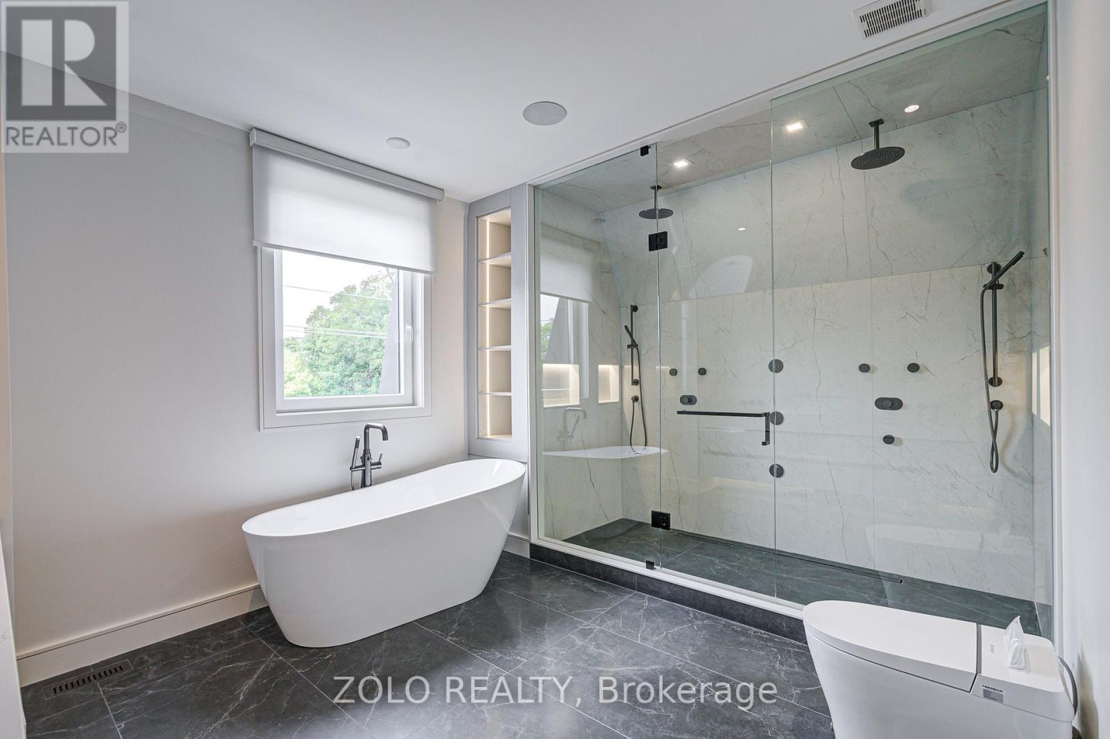 151 Dewbourne Avenue, Toronto, Ontario  M6C 1Z1 - Photo 13 - C12476865