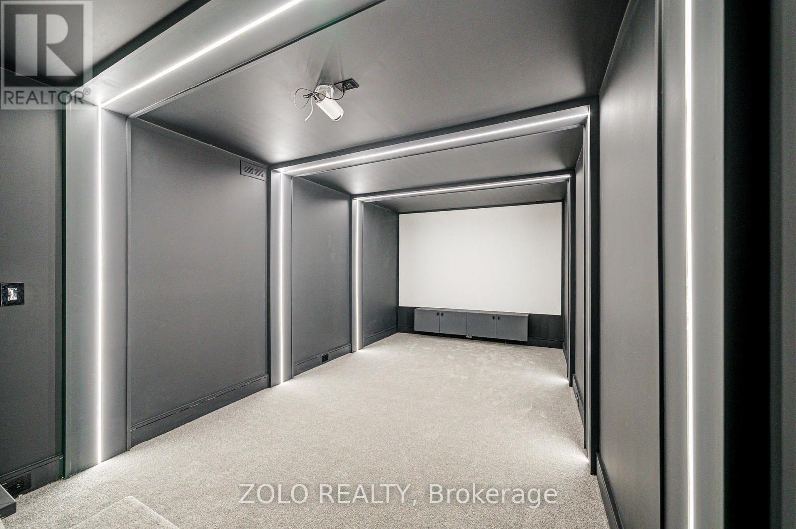 151 Dewbourne Avenue, Toronto, Ontario  M6C 1Z1 - Photo 17 - C12476865