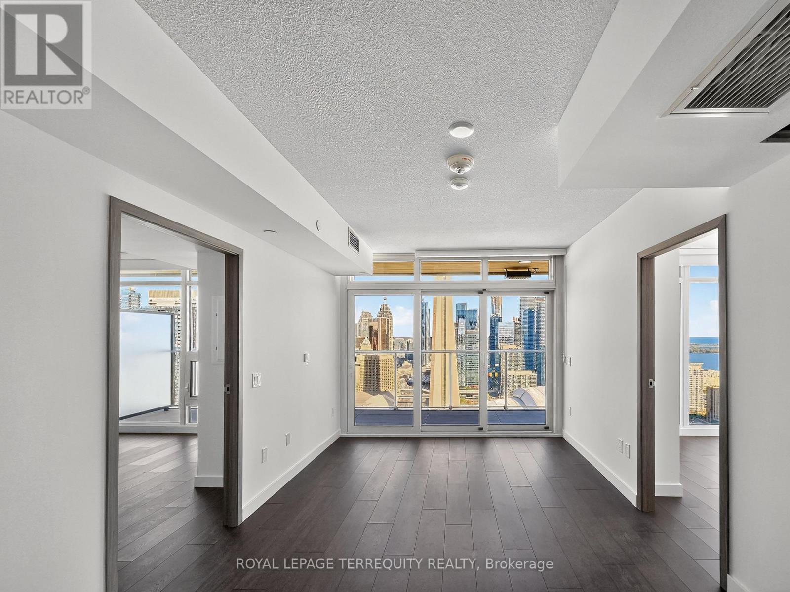 4505a - 1 Concord Cityplace Way, Toronto, Ontario  M5V 0X3 - Photo 11 - C12476904