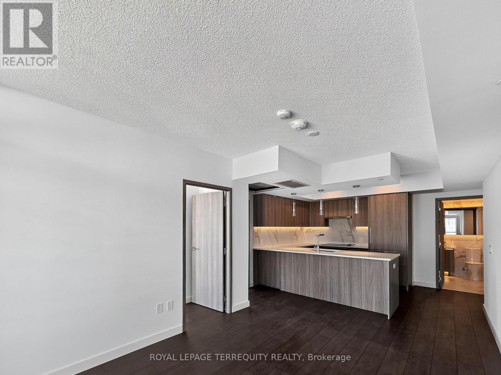 4505a - 1 Concord Cityplace Way, Toronto, Ontario  M5V 0X3 - Photo 5 - C12476904