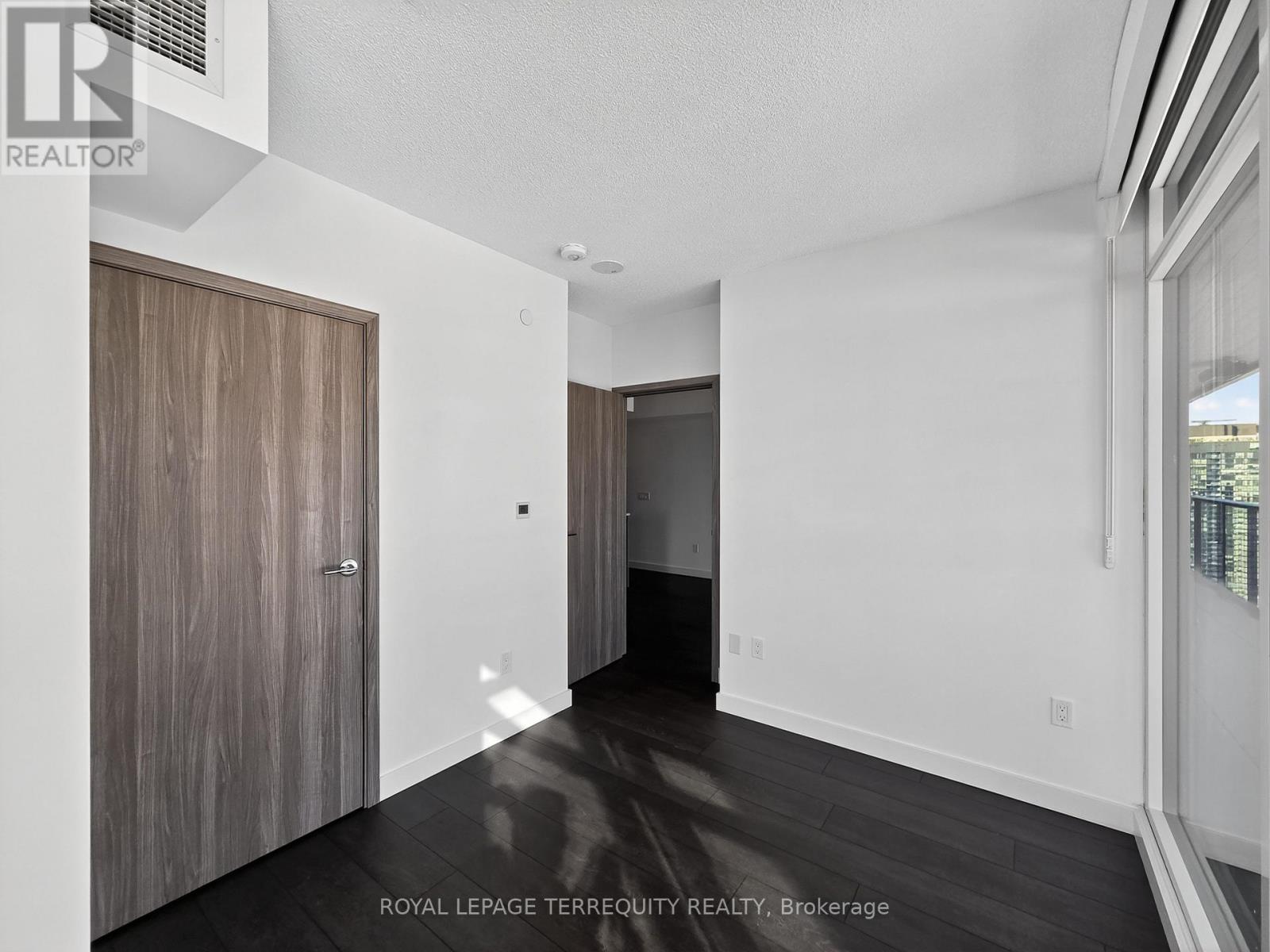 4505a - 1 Concord Cityplace Way, Toronto, Ontario  M5V 0X3 - Photo 9 - C12476904