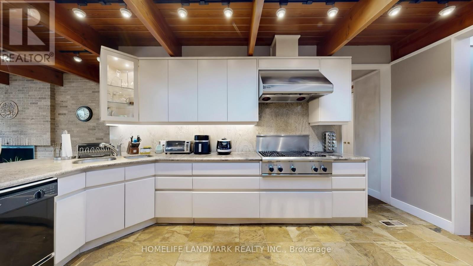 85 Forest Grove Drive, Toronto, Ontario  M2K 1Z4 - Photo 20 - C12476920