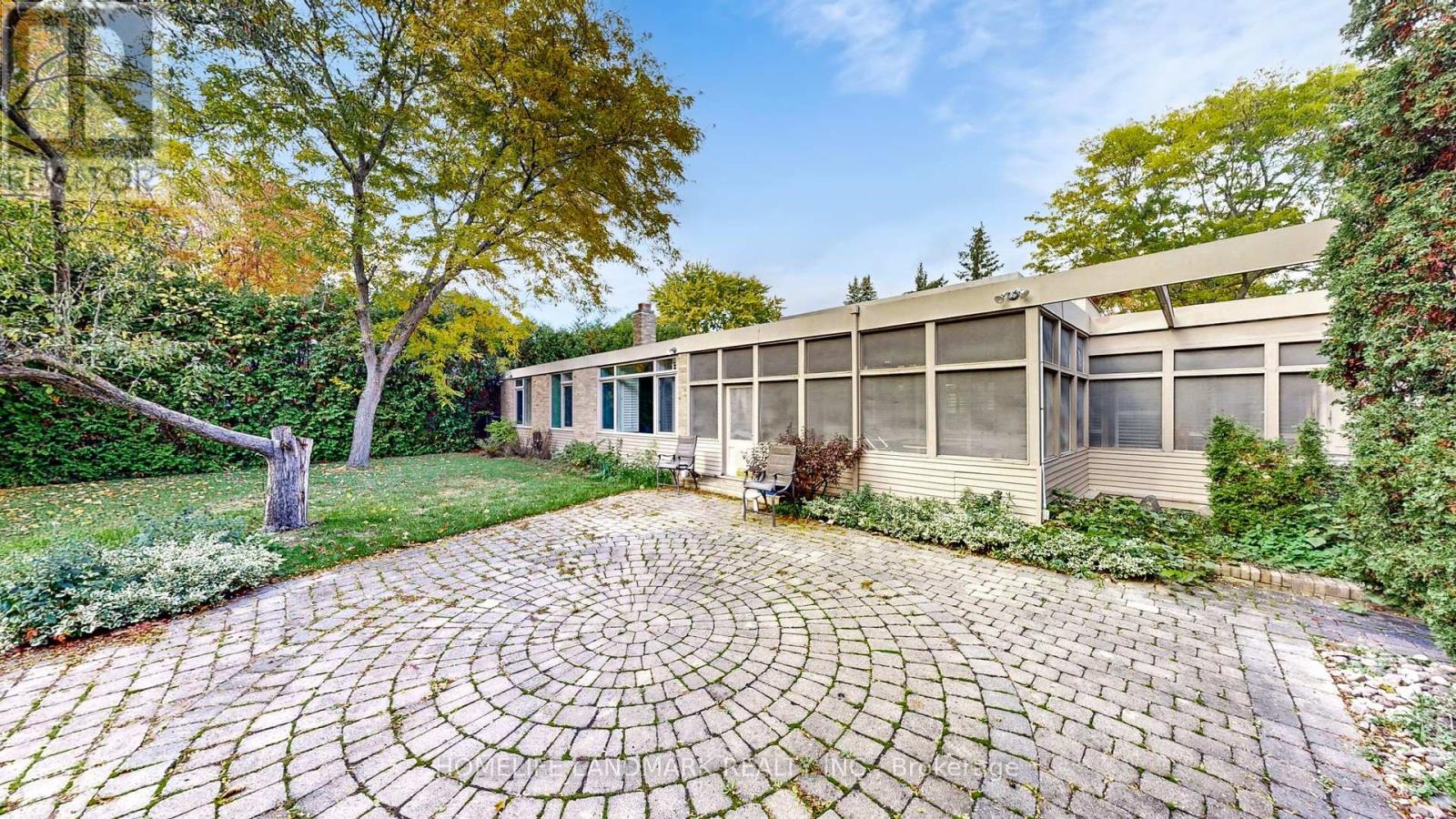 85 Forest Grove Drive, Toronto, Ontario  M2K 1Z4 - Photo 46 - C12476920