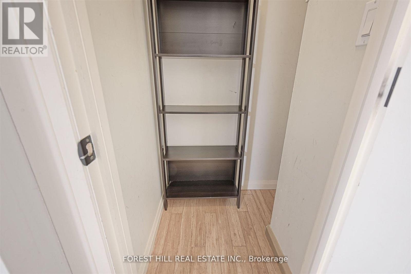 B - 345 Walmer Road, Toronto, Ontario  M5R 2Y3 - Photo 17 - C12476927