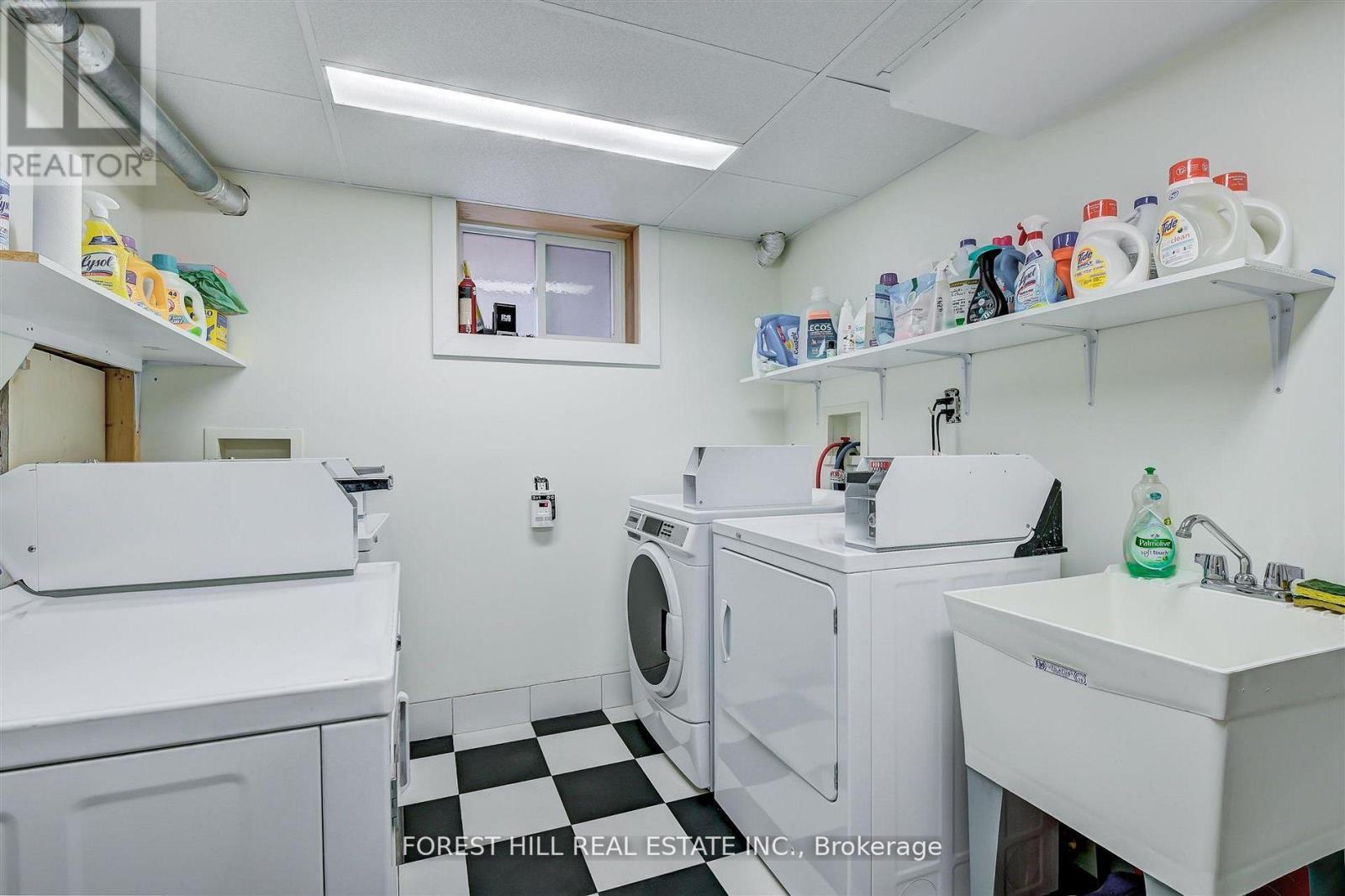 B - 345 Walmer Road, Toronto, Ontario  M5R 2Y3 - Photo 19 - C12476927