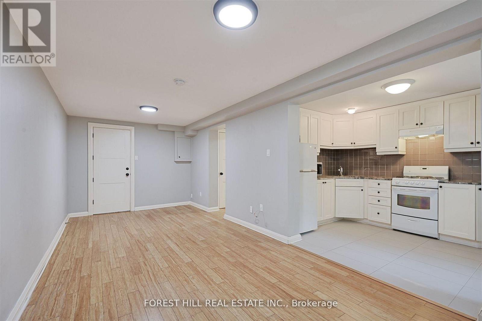 B - 345 Walmer Road, Toronto, Ontario  M5R 2Y3 - Photo 6 - C12476927