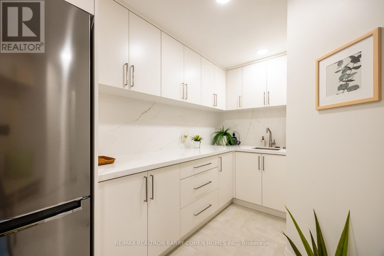 10 Penwood Crescent, Toronto, Ontario  M3B 2B9 - Photo 27 - C12476935