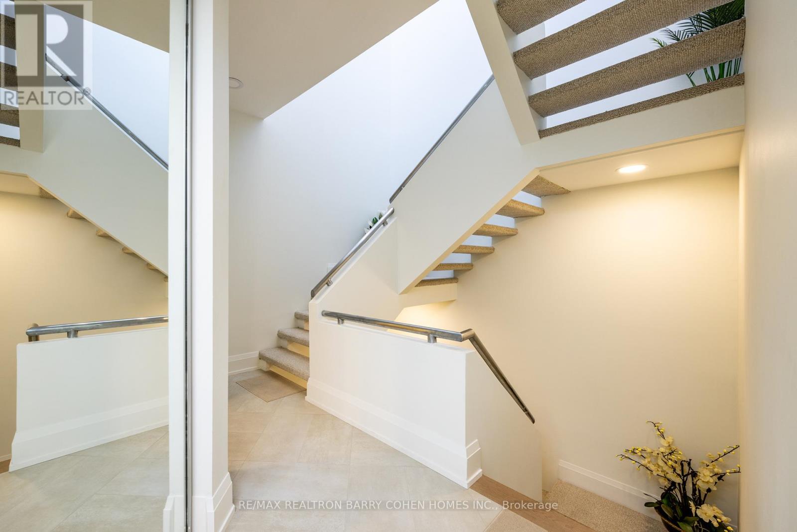 10 Penwood Crescent, Toronto, Ontario  M3B 2B9 - Photo 9 - C12476935