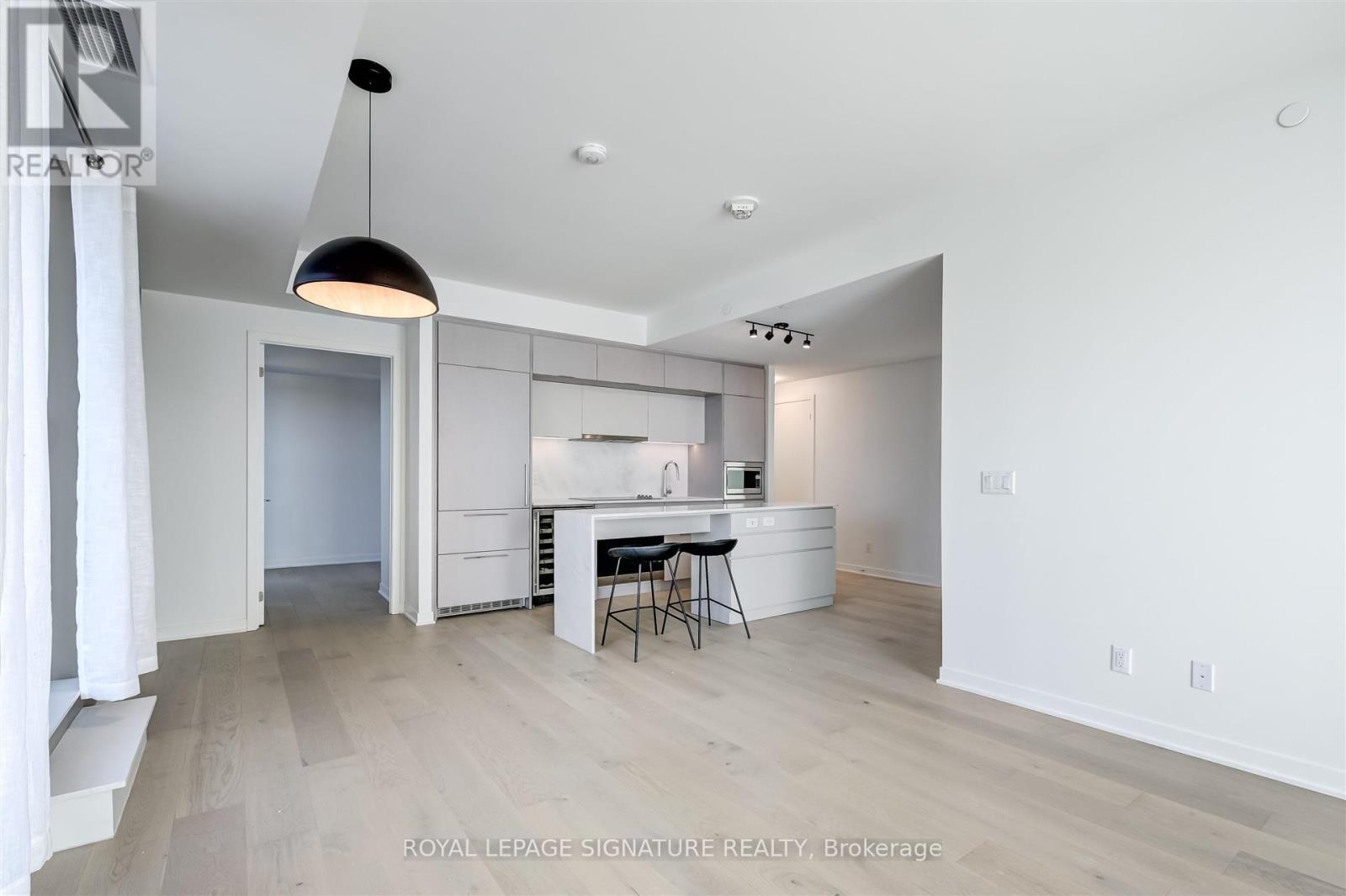 501 - 185 Alberta Avenue, Toronto, Ontario  M6C 0A5 - Photo 6 - C12476958