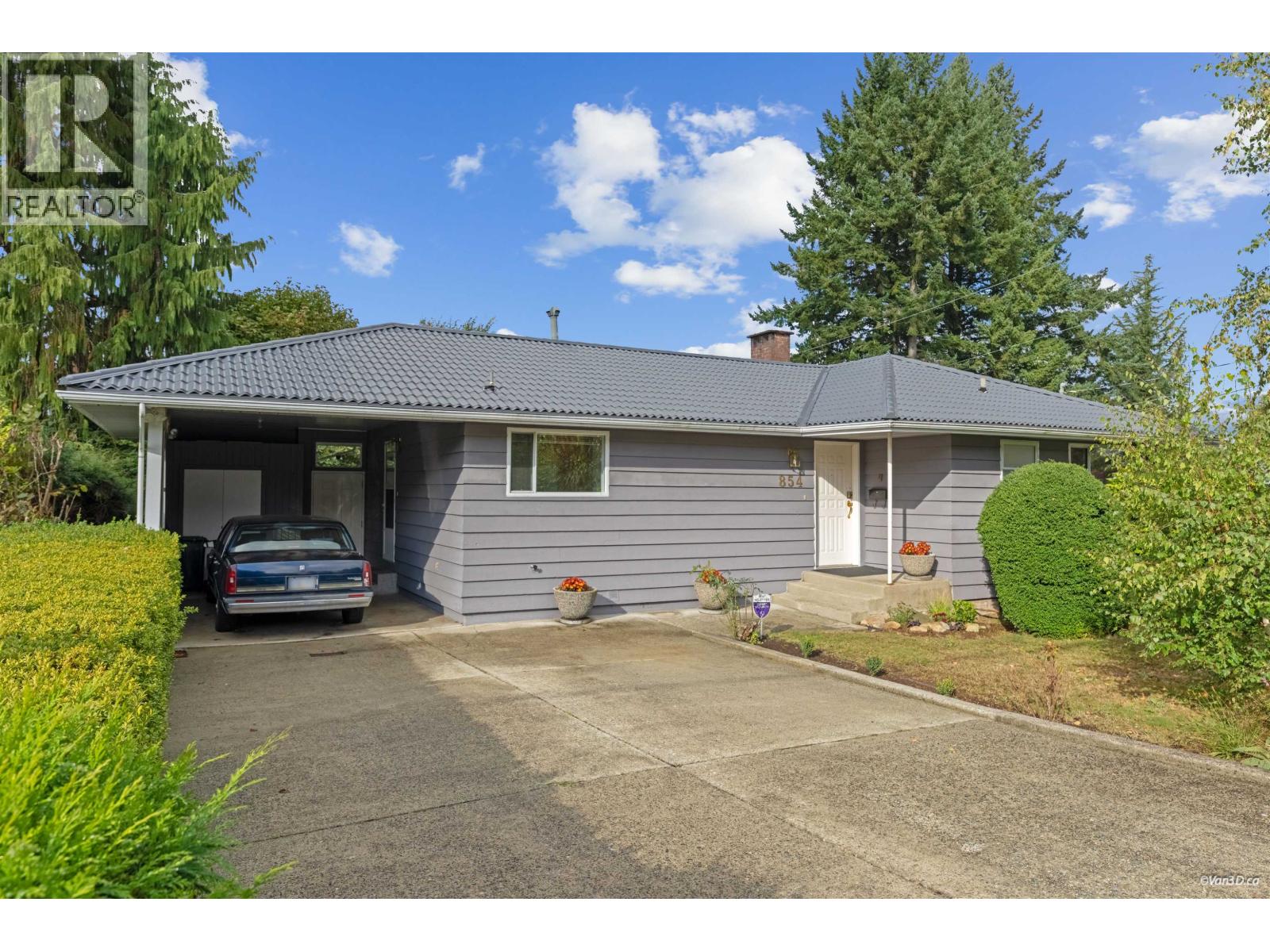 854 Kinsac Street, Coquitlam, British Columbia  V3J 4T7 - Photo 2 - R3061059