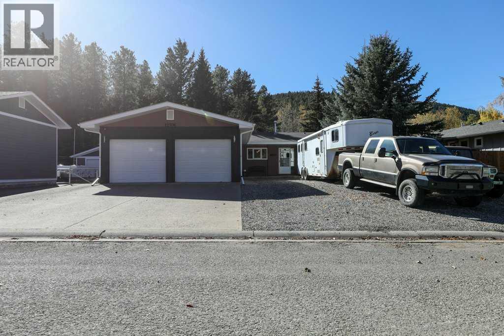 12706 16 Avenue, Blairmore, Alberta