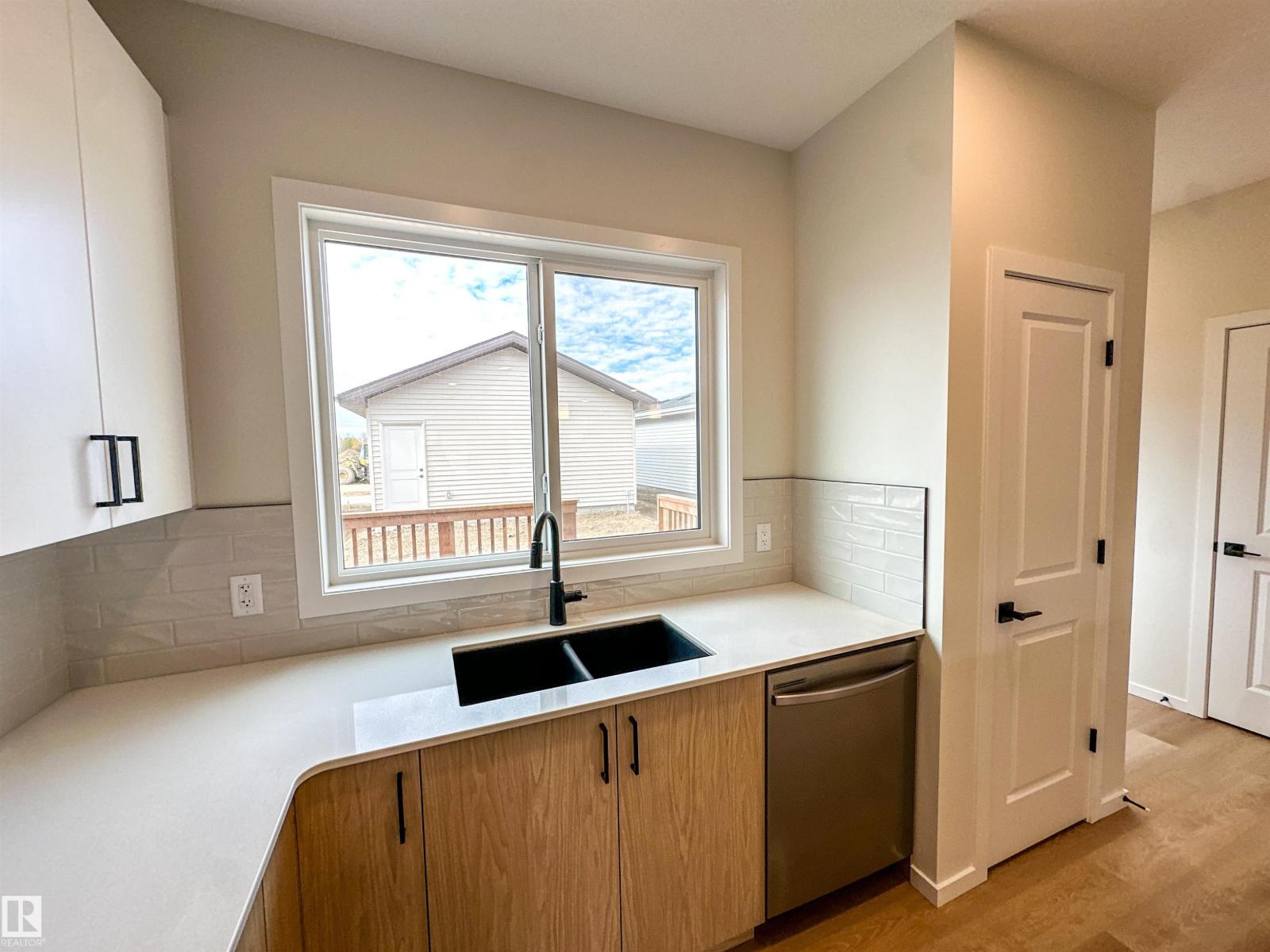 107 Brickyard Dr, Stony Plain, Alberta  T7Z 0P2 - Photo 6 - E4449730