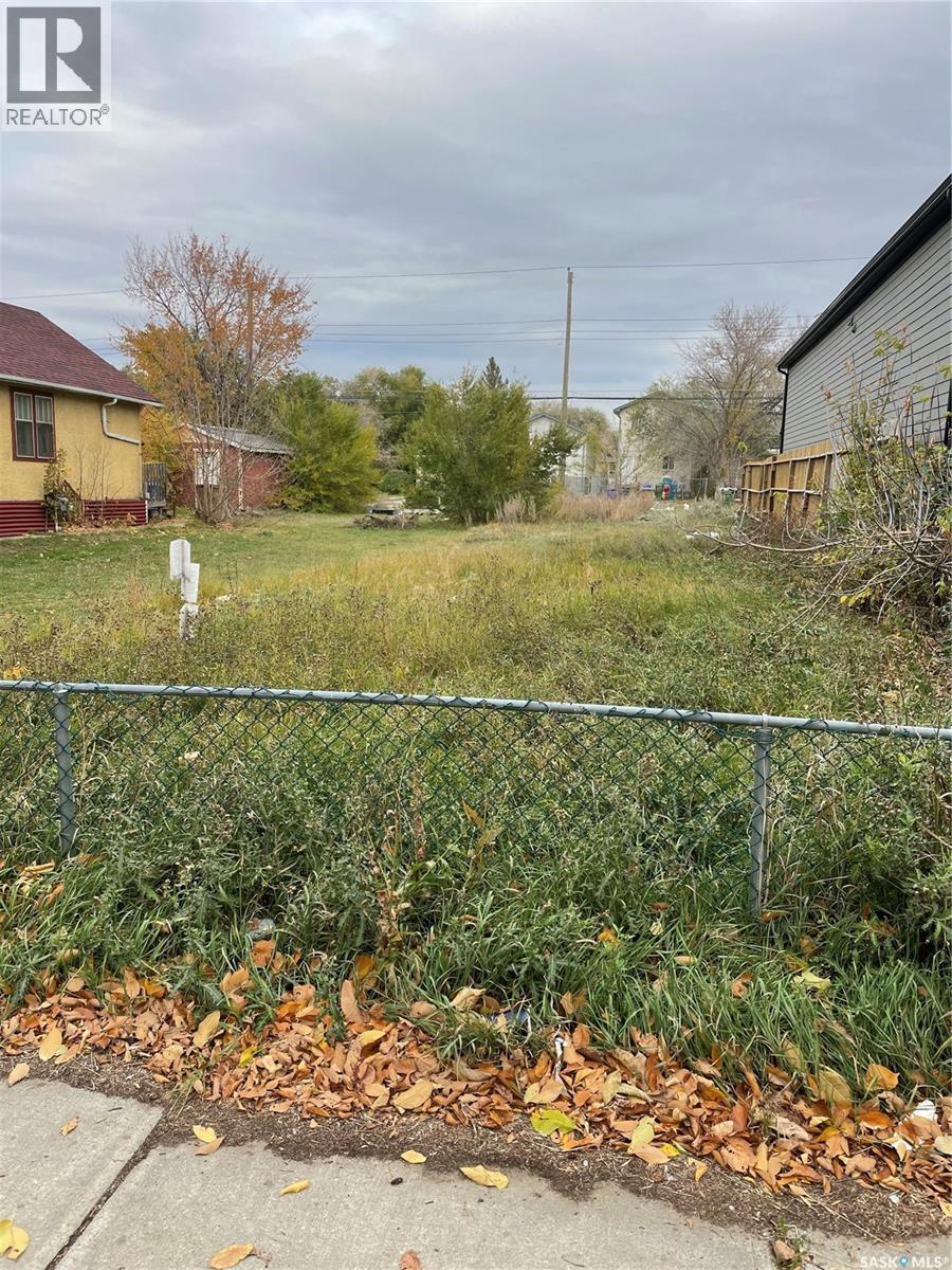 945 Robinson STREET, Regina, Saskatchewan