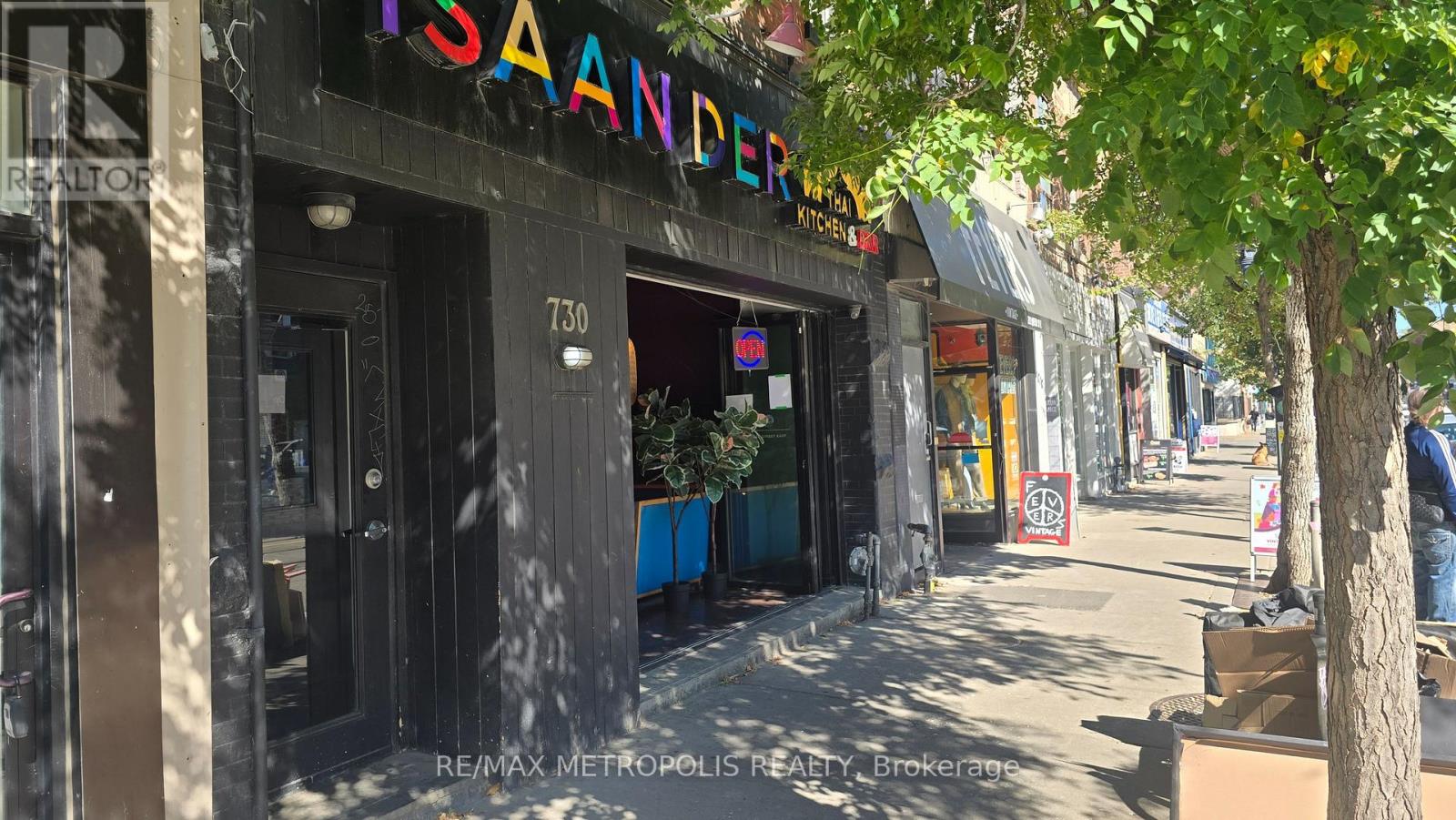 730 QUEEN STREET E, Toronto, Ontario