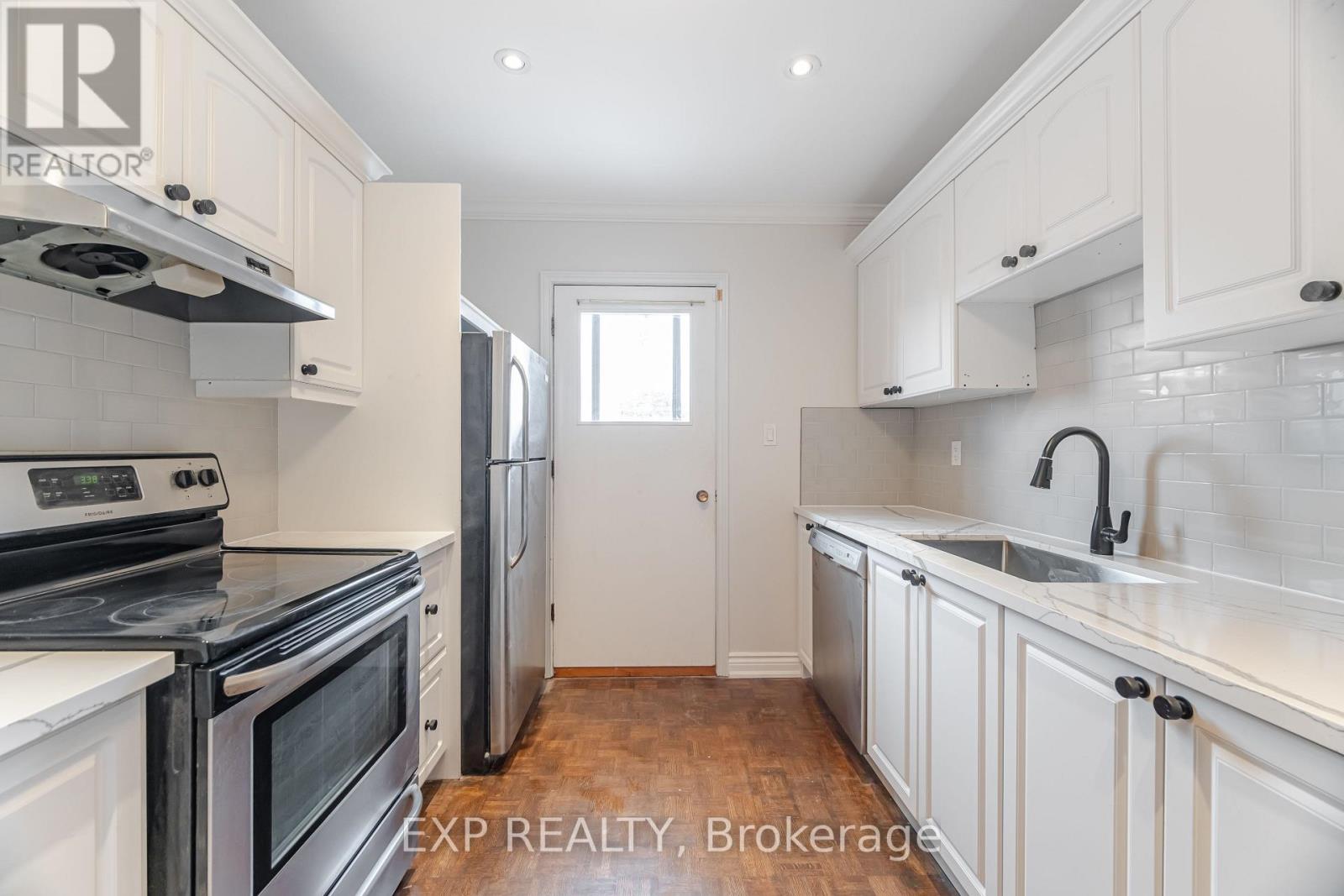 2nd And 3rd Floor - 84 Earlscourt Avenue, Toronto, Ontario  M6E 4A9 - Photo 7 - W12476728