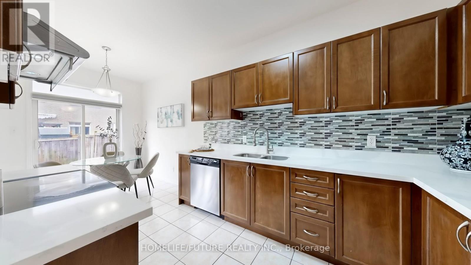 73 Coleluke Lane, Markham, Ontario  L3S 0B8 - Photo 11 - N12476844