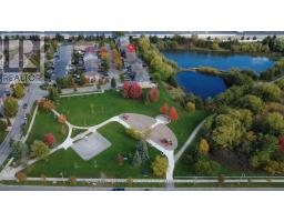 272 WILDBERRY CRESCENT, Vaughan, Ontario