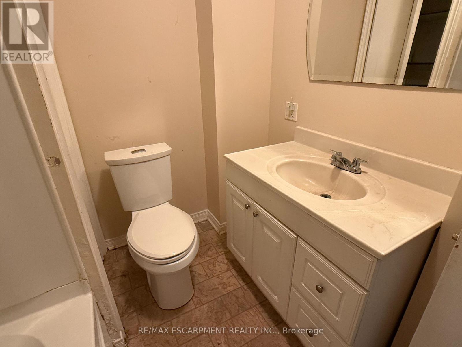 106 Aberdeen Avenue, Brantford, Ontario  N3S 1S3 - Photo 9 - X12474901