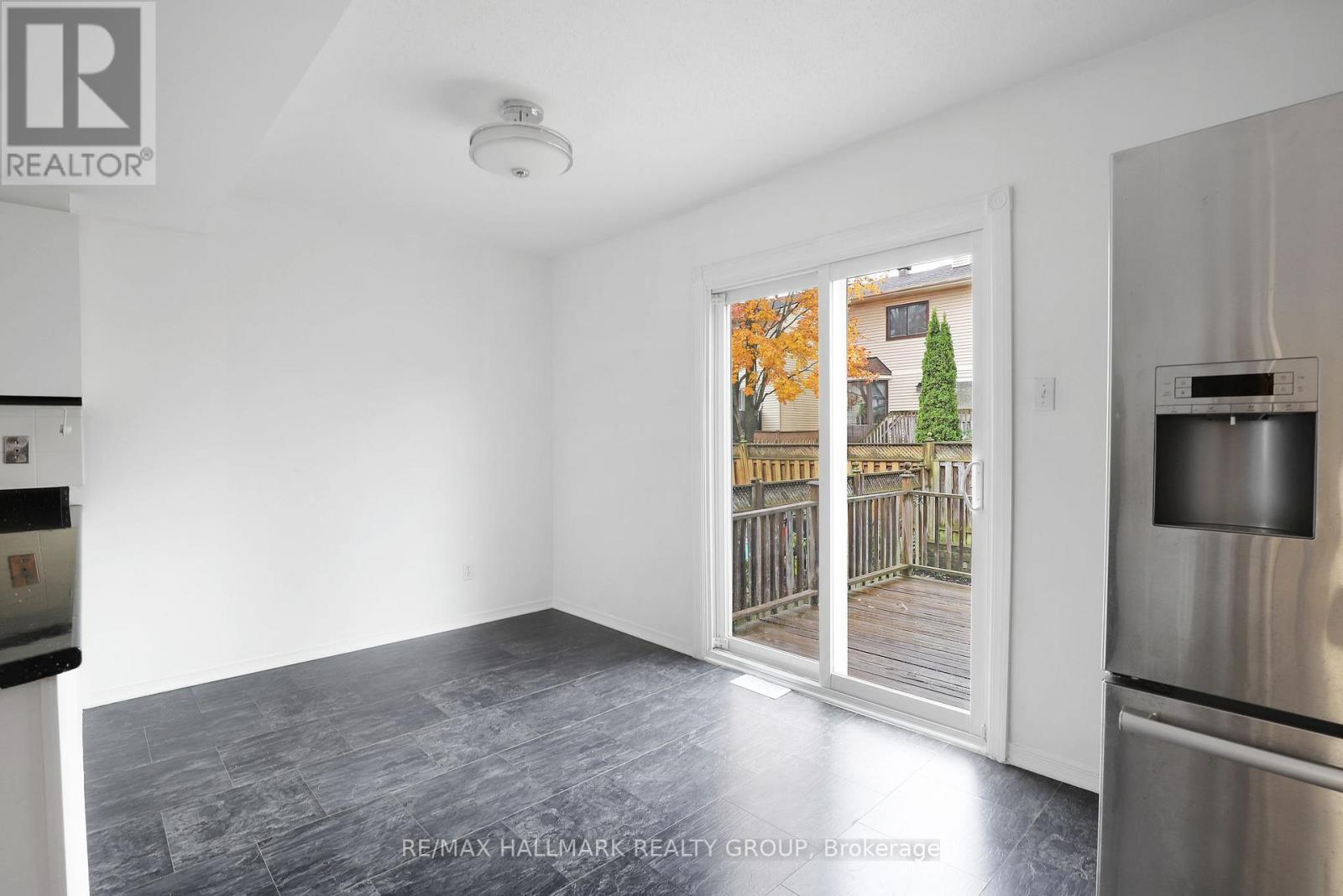 6 Robina Avenue, Ottawa, Ontario  K2H 9R3 - Photo 11 - X12474277