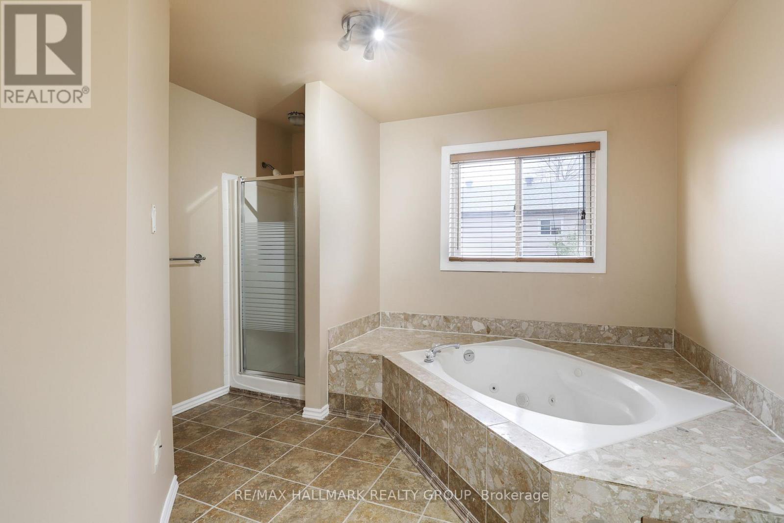 6 Robina Avenue, Ottawa, Ontario  K2H 9R3 - Photo 19 - X12474277