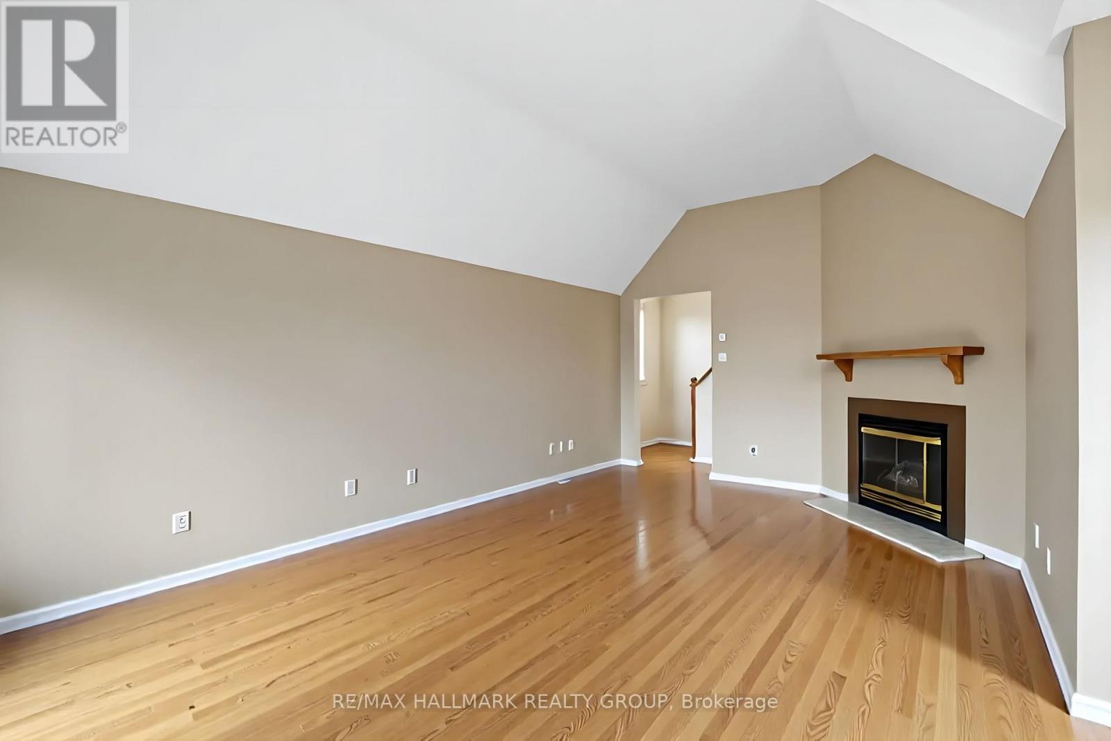 6 Robina Avenue, Ottawa, Ontario  K2H 9R3 - Photo 15 - X12474277