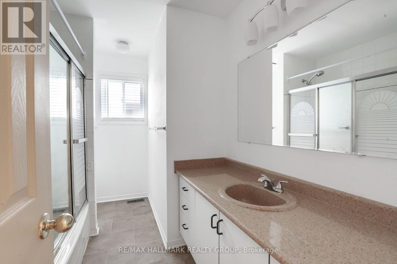 6 Robina Avenue, Ottawa, Ontario  K2H 9R3 - Photo 24 - X12474277