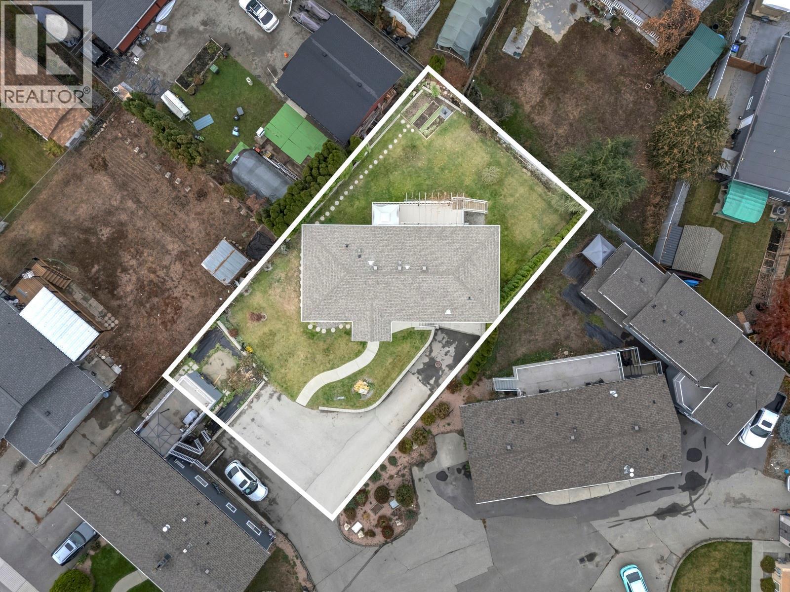 202 Pearson Road, Kelowna, British Columbia  V1X 7T6 - Photo 3 - 10365135