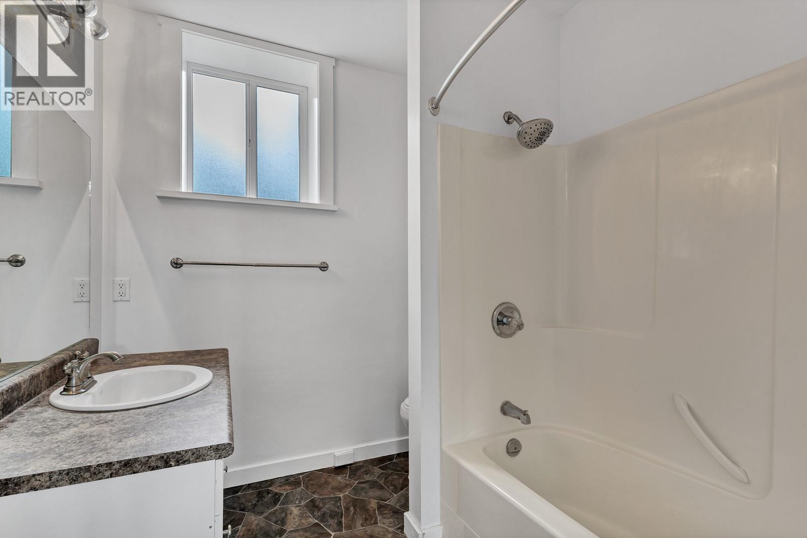 202 Pearson Road, Kelowna, British Columbia  V1X 7T6 - Photo 32 - 10365135