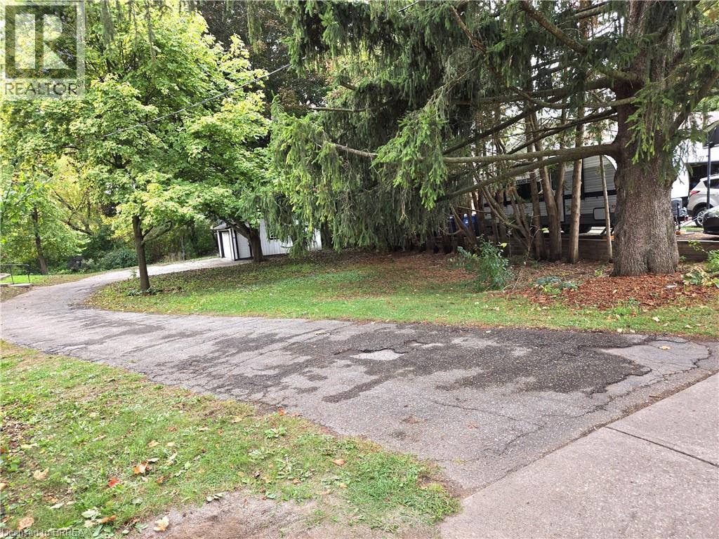 33 Islington Avenue, Guelph, Ontario  N1E 1B2 - Photo 2 - 40777734