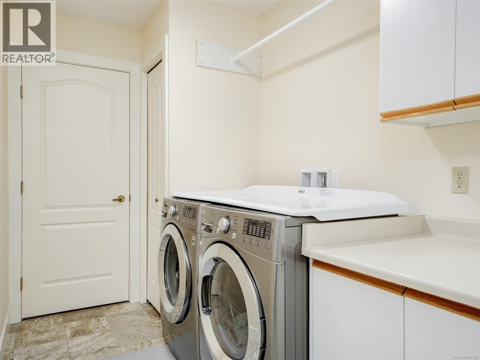 44 4318 Emily Carr Dr, Saanich, British Columbia  V8X 5E7 - Photo 27 - 1012328