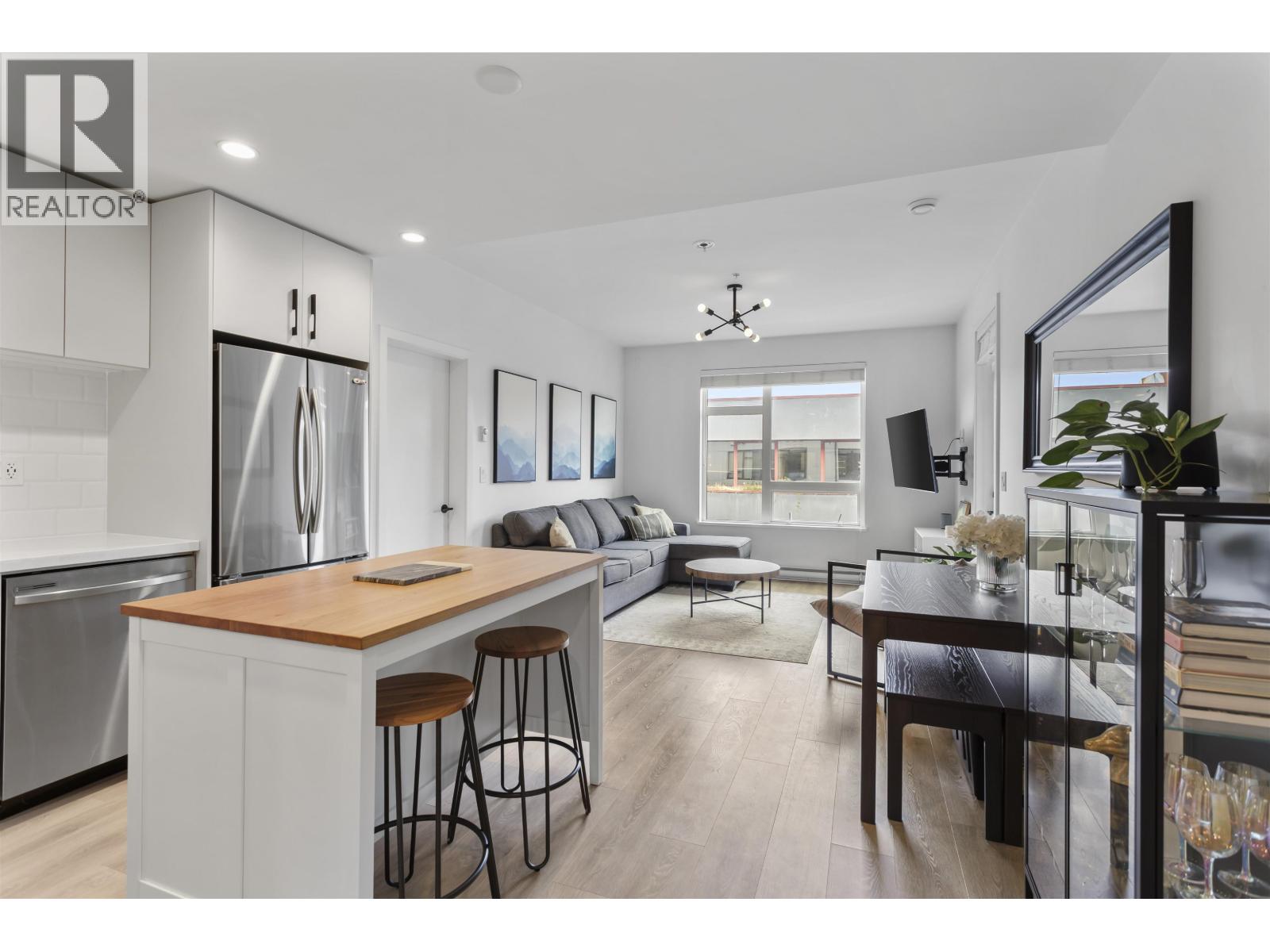 301 3018 St George Street, Port Moody, British Columbia  V3H 0L4 - Photo 3 - R3060984